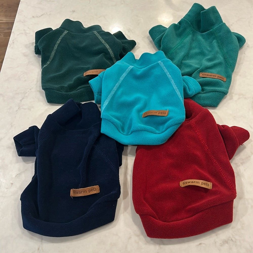 Set of 5 size extra small (XS) dog fleece sweatshirts. Excellent condition.